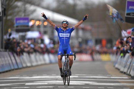 Stybar wins with perfectly-timed late attack